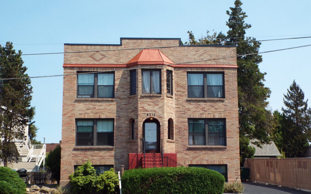 Alchemy Apartments – 6710 Greenwood Ave Front Entrance